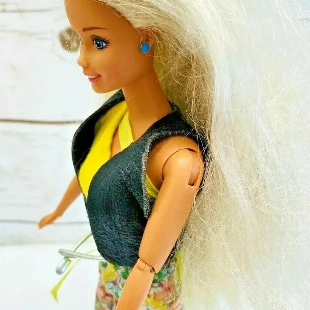 MATTEL BARBIE Doll Blonde Hair Blue Eyes Articulated Elbows Outfit 12
